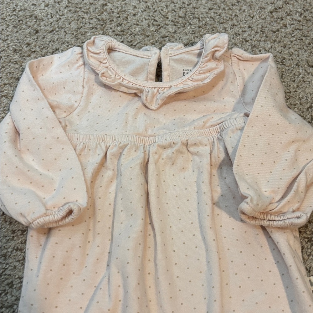 Baby Gap One Piece Cotton Ruffle Collar Dainty Polka Dot Romper Size 6-12 Mo - Picture 2 of 6